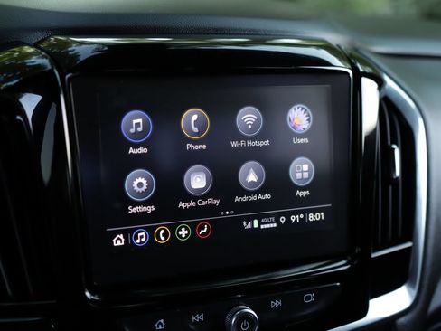 Used 2023 Chevrolet Traverse LT FWD image 13