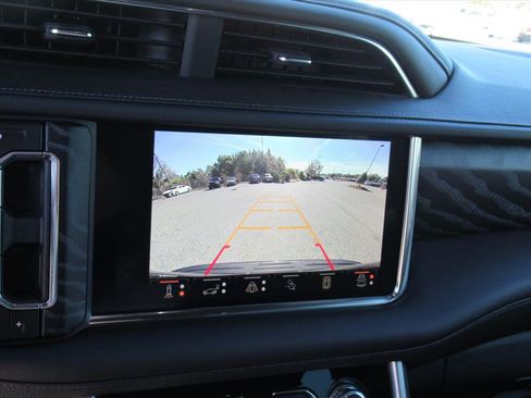 Used 2024 GMC Yukon Denali w/ Advanced Technology Package image 23