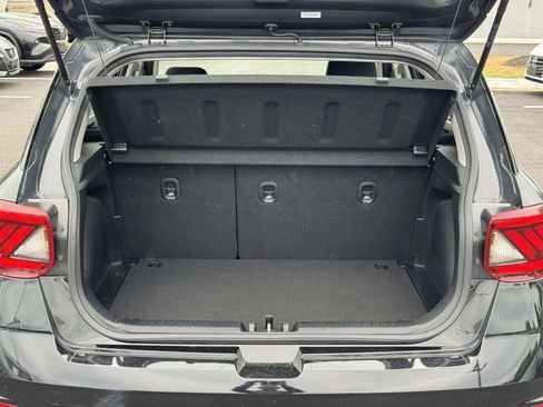 Used 2025 Hyundai Venue SEL FWD image 16