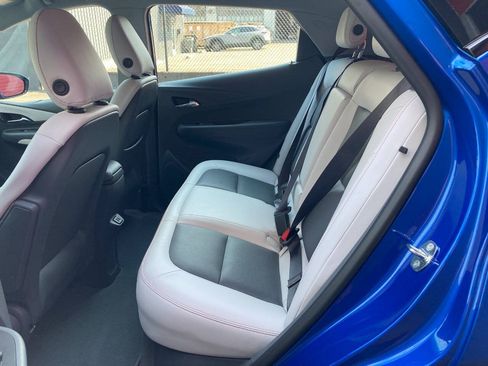 Used 2017 Chevrolet Bolt Premier w/ Driver Confidence II Package FWD image 11