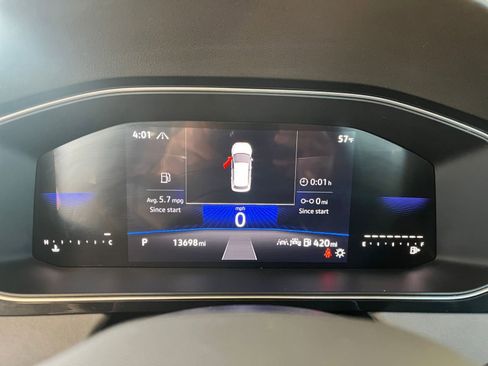 Used 2025 Volkswagen Jetta SE image 40