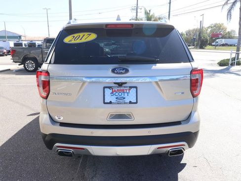 Used 2017 Ford Explorer Platinum image 13