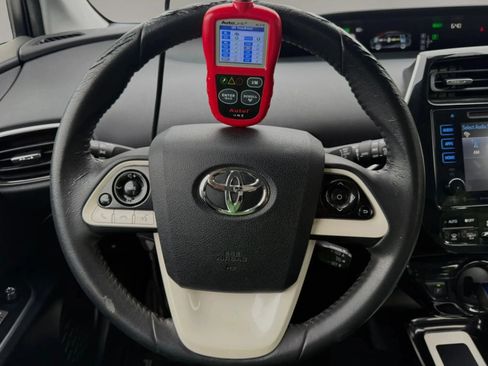 Used 2016 Toyota Prius Four w/ Protection Package FWD image 10