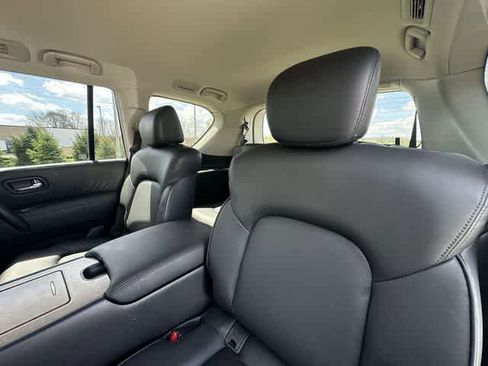 Used 2024 Nissan Armada SL w/ Captain's Chairs Package AWD/4WD image 16
