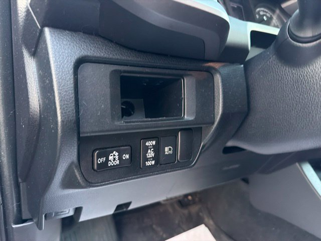 Used 2018 Toyota Tacoma TRD Sport AWD/4WD image 21
