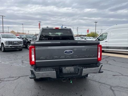 Used 2024 Ford F250 XLT AWD/4WD image 9