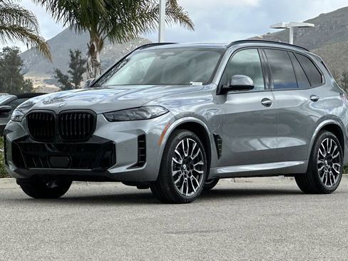 New 2026 BMW X5 xDrive50e w/ M Sport Package AWD/4WD image 7