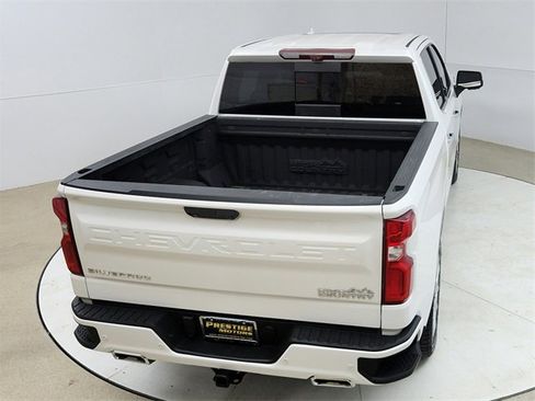 Used 2022 Chevrolet Silverado 1500 High Country w/ Technology Package image 18