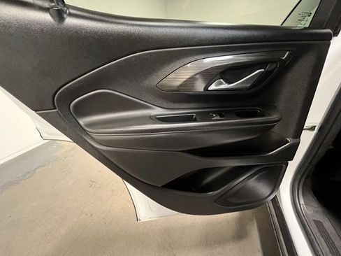 Used 2024 GMC Terrain SLT image 16