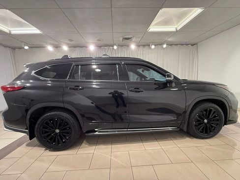 Used 2023 Toyota Highlander XSE AWD/4WD image 6