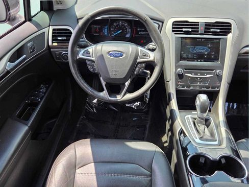 Used 2014 Ford Fusion SE w/ Equipment Group 502A FWD image 12