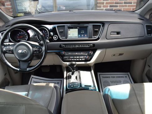 Used 2015 Kia Sedona SX FWD image 11