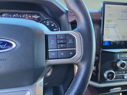 Used 2024 Ford Expedition Limited image 11