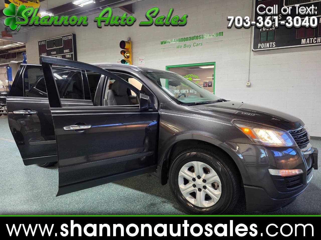 Used 2017 Chevrolet Traverse LS FWD image 1
