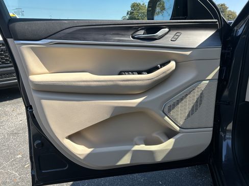 New 2026 Jeep Grand Cherokee L Limited image 12