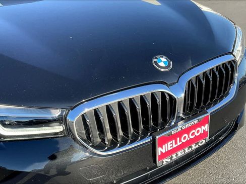 Used 2022 BMW 530i xDrive w/ Premium Package image 33