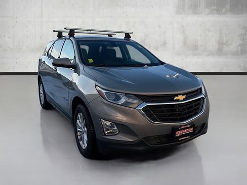 Used 2018 Chevrolet Equinox LT image 3