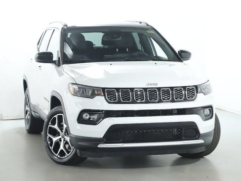 Used 2025 Jeep Compass Limited AWD/4WD image 2