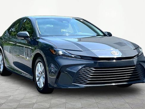 Used 2025 Toyota Camry LE FWD image 3
