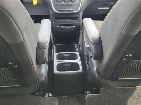 Used 2019 Dodge Grand Caravan SE FWD image 25