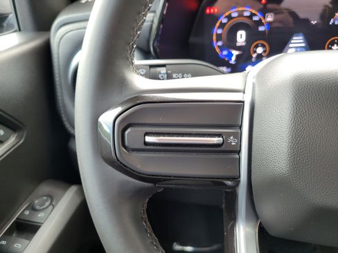 Used 2024 Chevrolet Colorado LT image 18