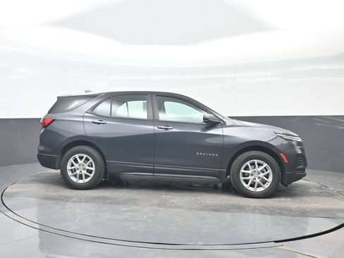 Used 2022 Chevrolet Equinox LS AWD/4WD image 7