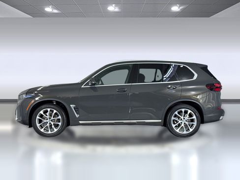 Used 2026 BMW X5 sDrive40i w/ Premium Package RWD image 2
