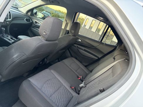 Used 2018 Chevrolet Equinox LT image 17