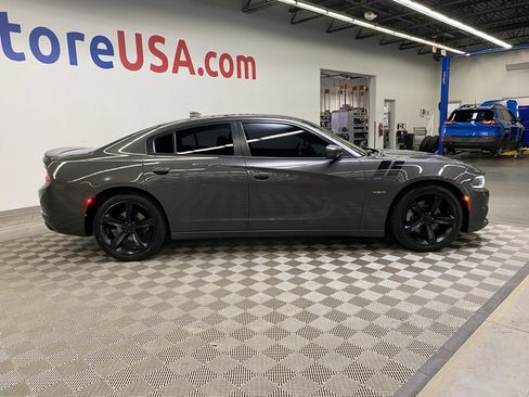 Used 2017 Dodge Charger R/T image 14