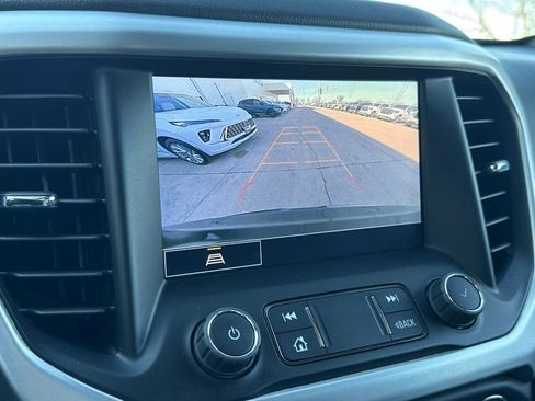 Certified 2023 GMC Acadia SLT image 29