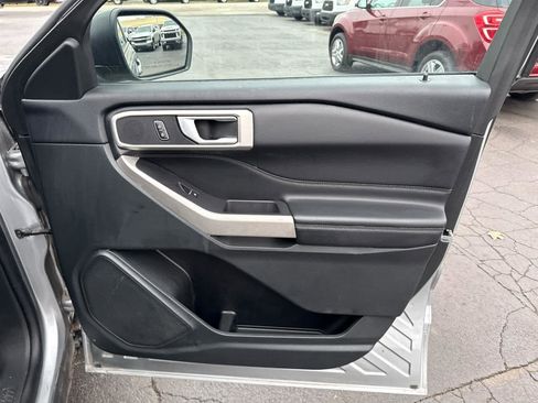 Used 2023 Ford Explorer XLT w/ Equipment Group 202A image 29