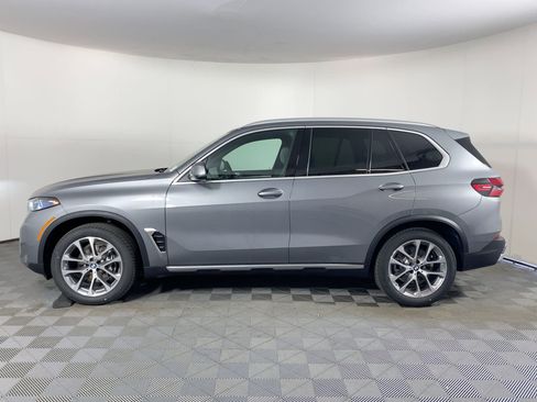 New 2026 BMW X5 sDrive40i w/ Premium Package image 2