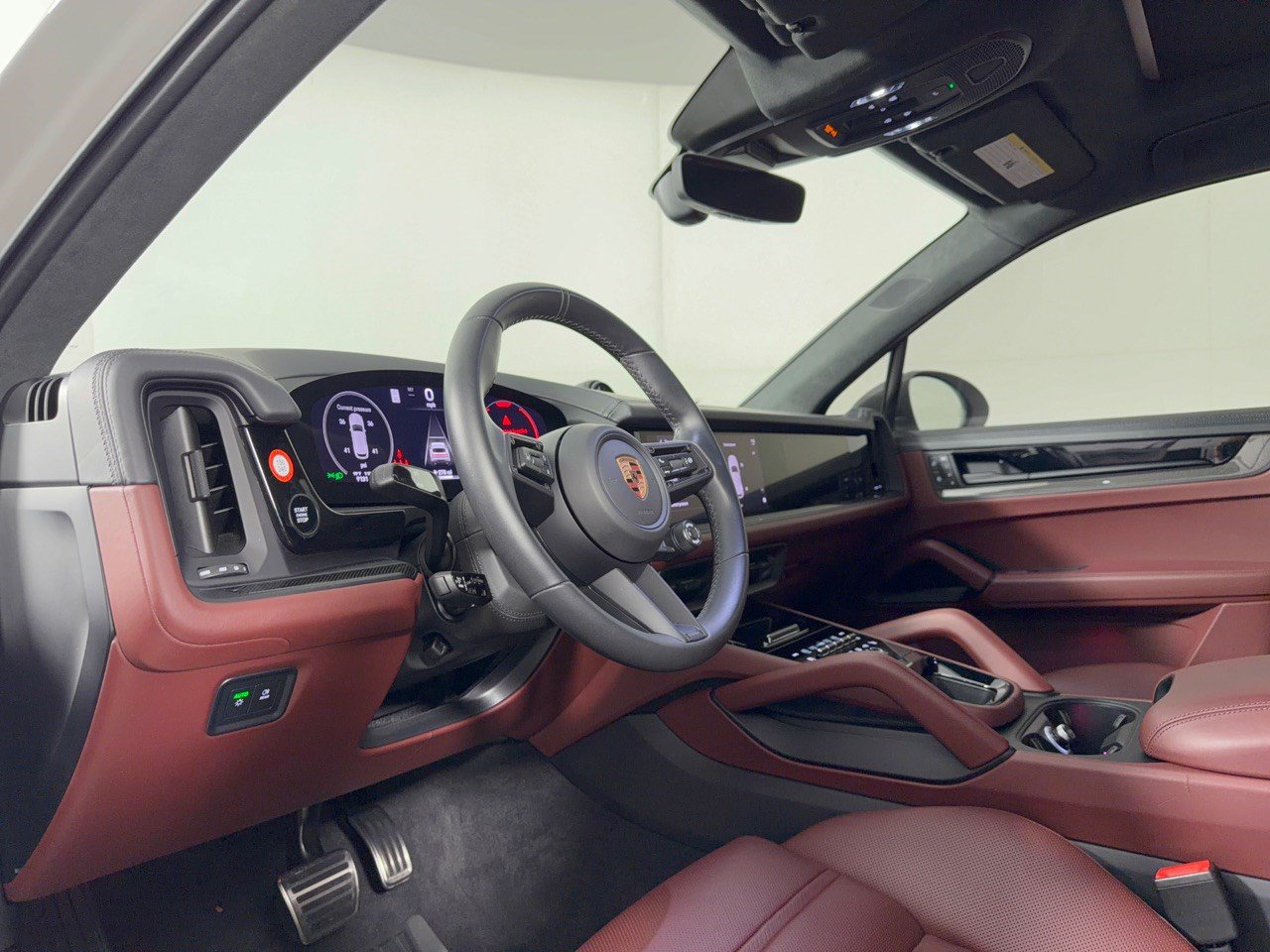 Certified 2025 Porsche Cayenne GTS AWD/4WD image 4
