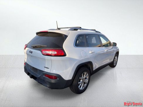 Used 2017 Jeep Cherokee Latitude w/ Safety/Convenience Group image 4