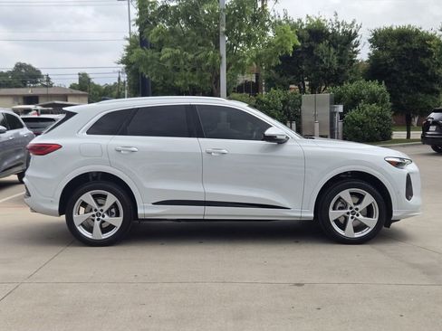 Certified 2025 Audi Q5 Premium Plus w/ Premium Plus AWD/4WD image 7