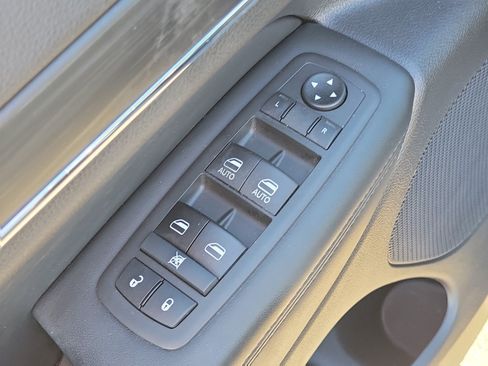 Used 2021 Jeep Grand Cherokee Limited w/ Luxury Group II RWD image 14