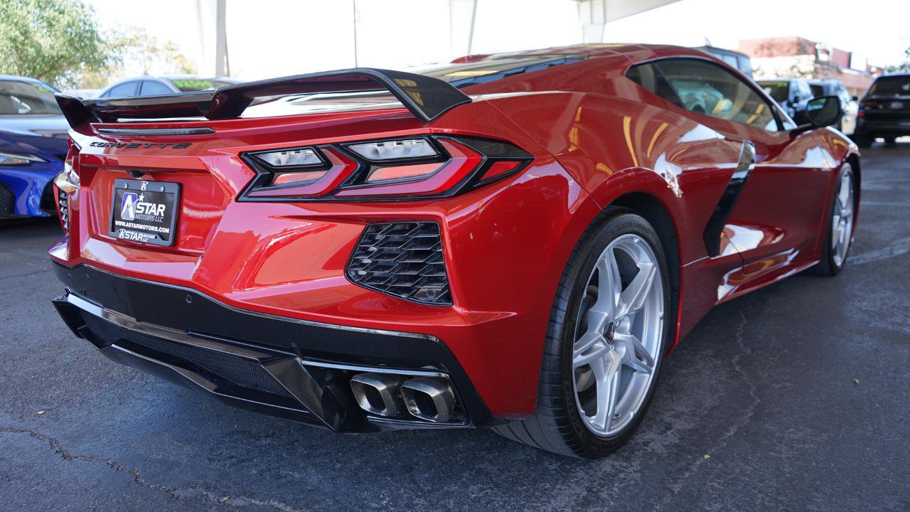 Used 2021 Chevrolet Corvette Stingray Preferred Cpe w/ Z51 Performance Package RWD image 3