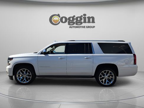 Used 2018 Chevrolet Suburban Premier image 2