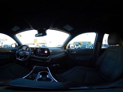 Used 2025 Chevrolet Equinox LT image 42