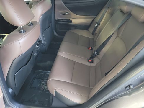 Certified 2025 Lexus ES 350 w/ Premium Package image 13