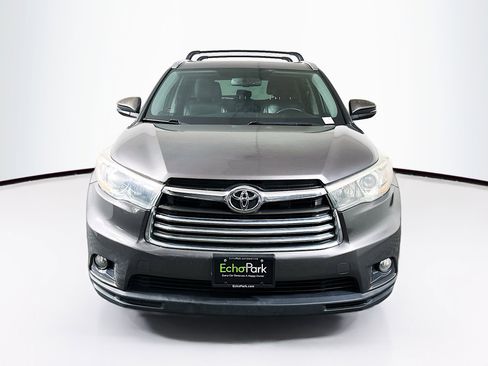 Used 2015 Toyota Highlander XLE FWD image 2