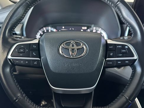 Used 2023 Toyota Highlander LE FWD image 26