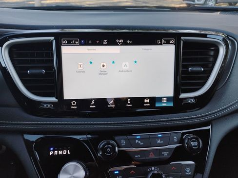 New 2026 Chrysler Pacifica Select image 33