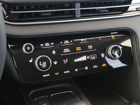 Certified 2025 INFINITI QX60 Pure AWD/4WD image 18