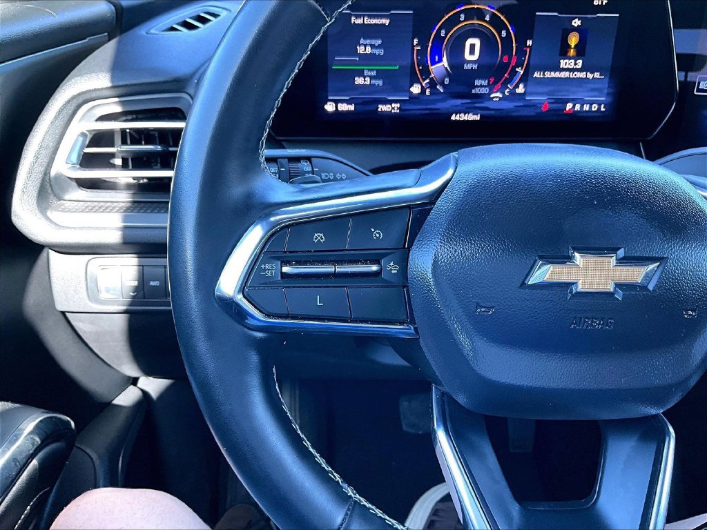 Used 2025 Chevrolet Traverse LT AWD/4WD image 14