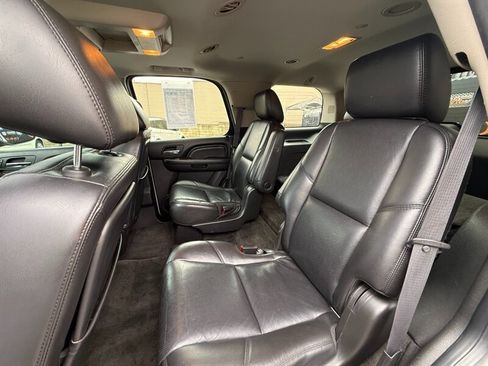 Used 2011 GMC Yukon Denali AWD/4WD image 30