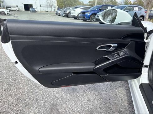 Used 2018 Porsche 718 Boxster image 13