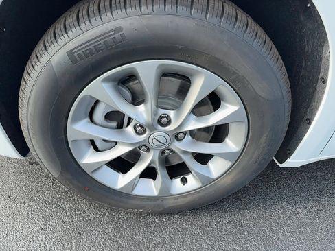 Used 2026 Chrysler Pacifica Select AWD/4WD image 2