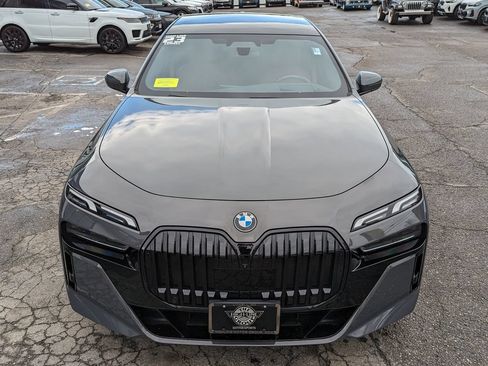 Used 2023 BMW 760i xDrive AWD/4WD image 3