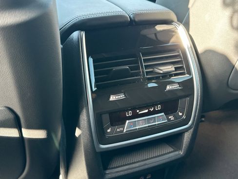 Used 2025 BMW X5 xDrive40i w/ Climate Comfort Package AWD/4WD image 27